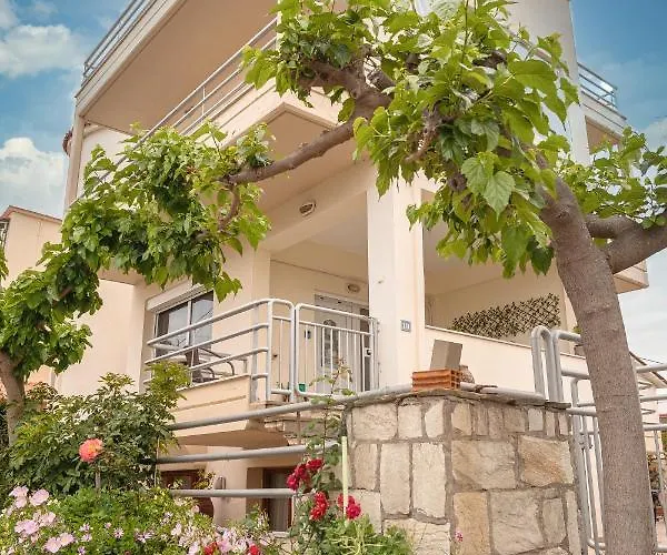 Estell's Sweet Luxury House *